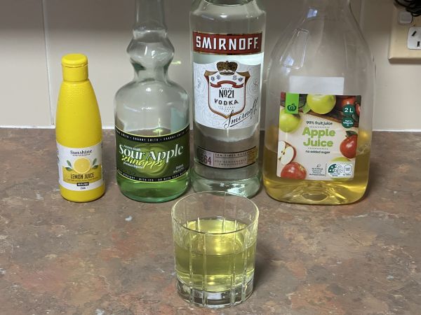 Apple cocktail