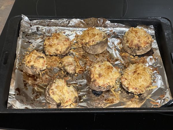 Cheesy stuffed mushrooms