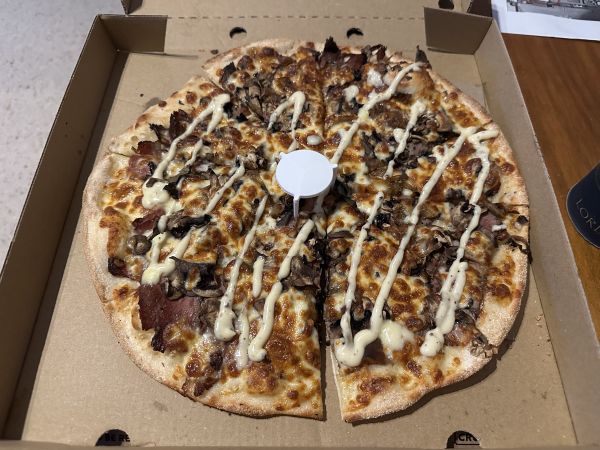 Crust beef truffle pizza