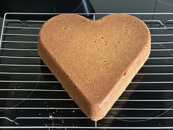 Heart cake