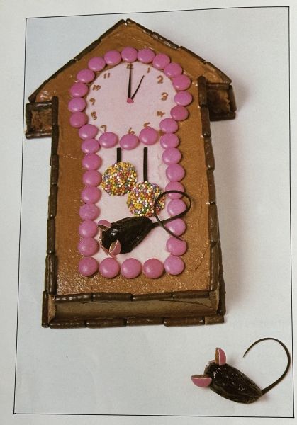 Hickory Dickory Clock cake