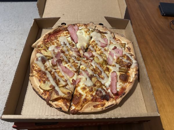 Mills and Grills potato pizza
