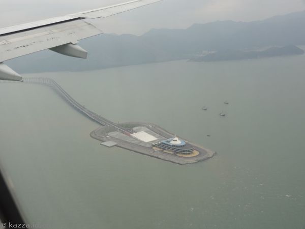 Hong Kong side of the road and tunnel to Macau