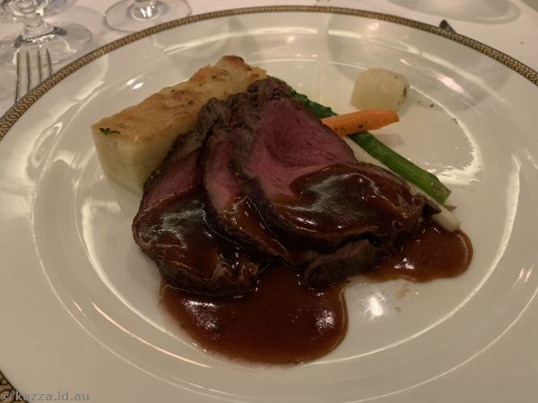 28 day aged Onley Grounds chateaubriand of beef, gratin potatoes and bearnaise sauce that I had for mains