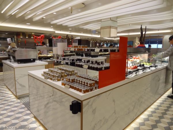 Kings Court breakfast buffet