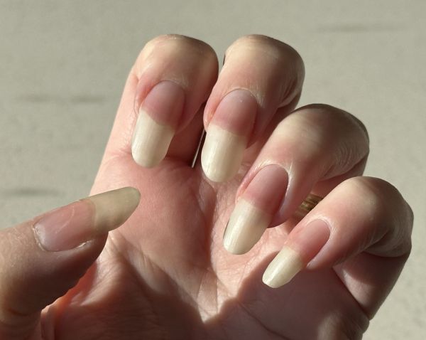 Long fingernails