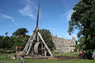 Trebuchet outside the castle