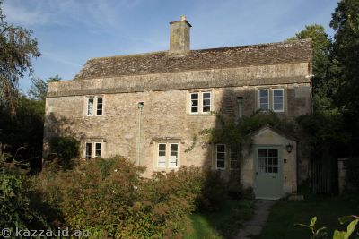 House in Lacock used in Philosopher's Stone as James & Lily's 

house