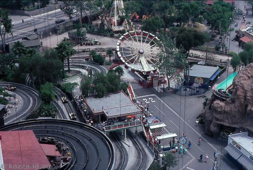 Knott's Berry Farm from Sky Cabin showing Soap Box Derby, Dragon Swing and other rides