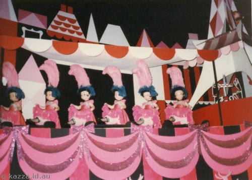 Can Can dancers, Small World