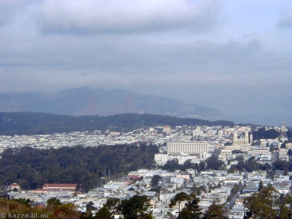 Golden Gate Bridge from Twin Peaks lookout