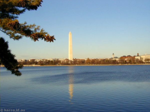 Washington Monument over Tidal Basin (pan 1)