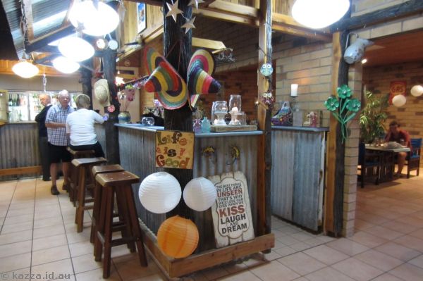 Bar at the motor inn<br>Photo by Mum