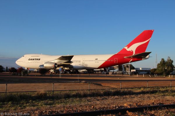 Qantas Boeing 747-200 VH-EBQ at Longreach