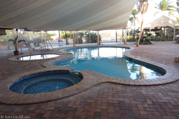 Pool at the motor inn<br>Photo by Mum