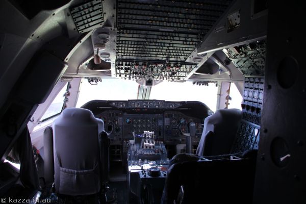Cockpit of the 747