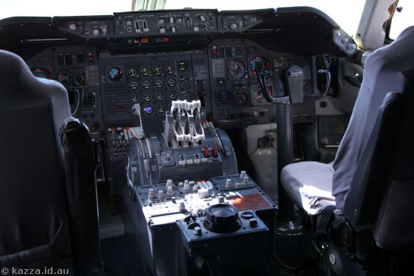Cockpit of the 747