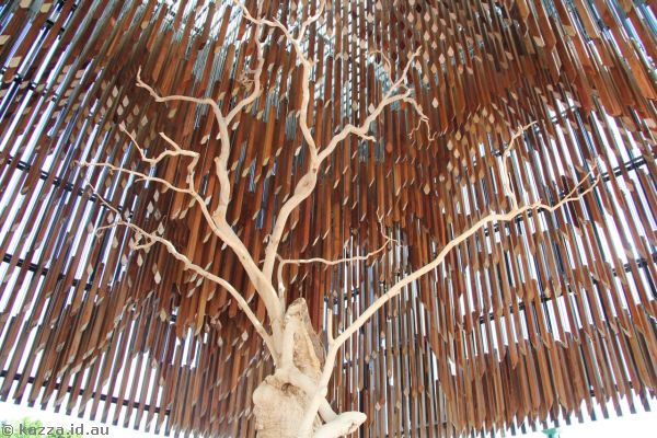 Wooden memorial at the Tree of Knowledge