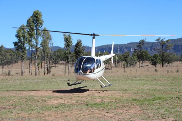 Robinson R44 VH-HNG 
