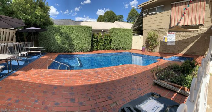 Pool at John Bright Motor Inn, Bright