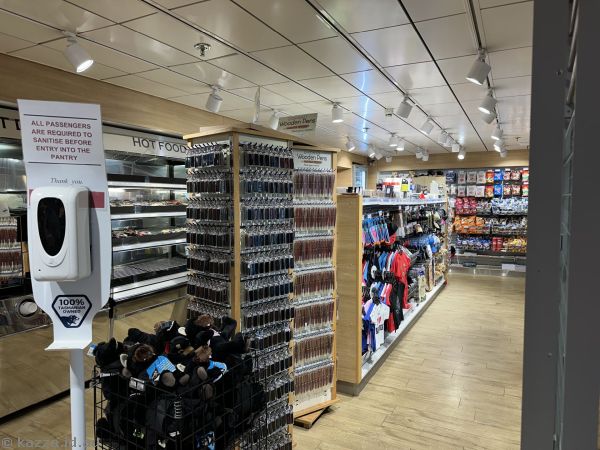 Souvenir and snack shop on Spirit of Tasmania I