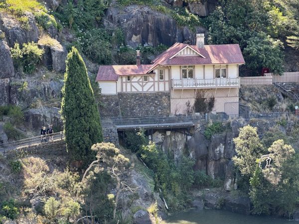 Kings Bridge Caretakers Cottage