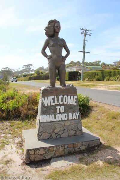 Welcome to Binalong Bay sign