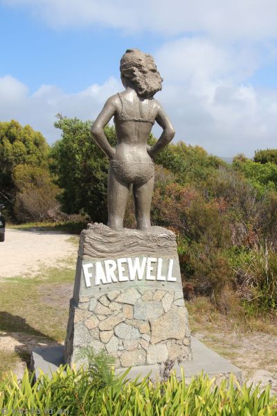 Farewell from Binalong Bay sign