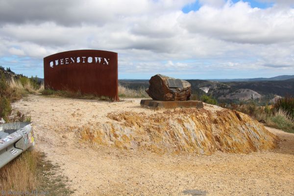 Queenstown sign