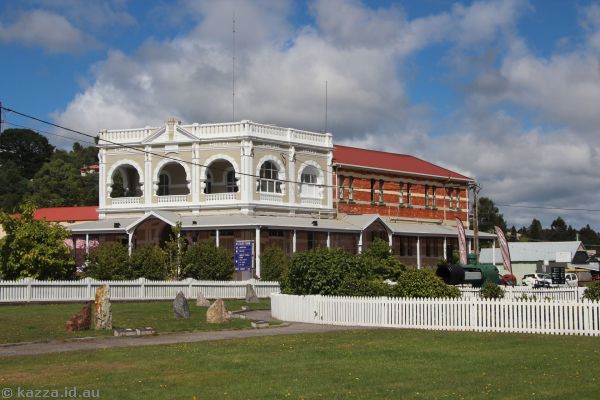 Empire Hotel